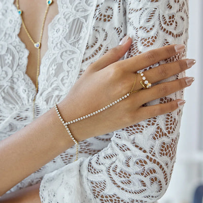 Quiet Classic Design 18K Gold Plate Stainless Steel Bracelet with White Rhinestone Chain