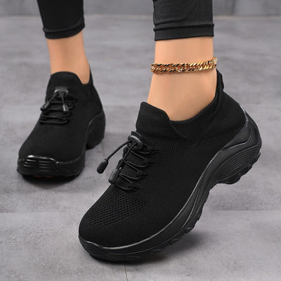 Casual Women's Flyknit Shoes With A Round Toe